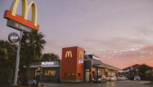 Controlador de McDonald’s en América Latina anunció la emisión de su primer bono ligado a la sostenibilidad