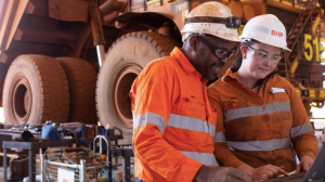 Mujeres en minería: BHP es la primera compañía minera en Chile en superar el 40% de presencia femenina