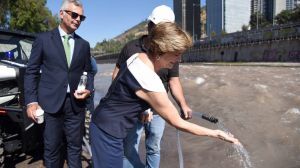 Con tecnología de punta, es posible tomar agua incluso del río Mapocho