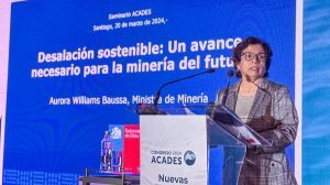 Ministra Williams insta a generar alianzas público-privadas para avanzar en el uso de infraestructura compartida