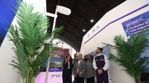 Enel X presentó luminaria pública urbana que incorpora cámaras e inteligencia artificial