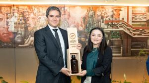 Hito nacional desde el Biobío: producen en Chile el primer litro de combustible de aviación hecho con plásticos reciclados