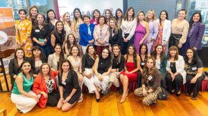 Aprimin premia a ABB en Chile por liderar en buenas prácticas corporativas