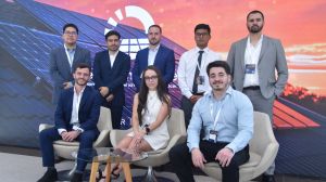 JA Solar aterriza en el mercado del almacenamiento y reúne a referentes de la energía en Chile