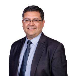 Dr. Lorenzo Reyes Bozo Decano Facultad de Ingeniería y Negocios Universidad de Las Américas